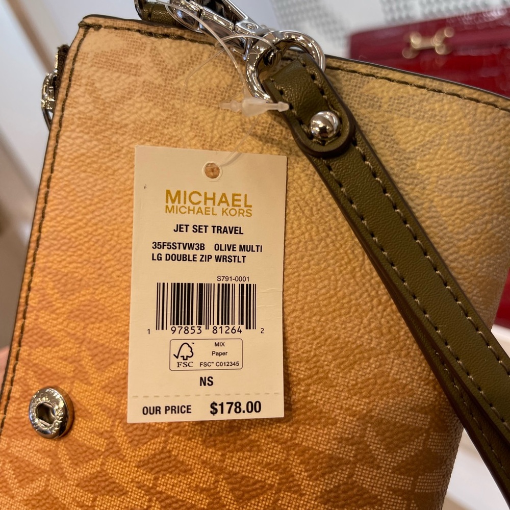 MICHAEL KORS Jet Set Lg Ombré Signature Logo Wristlet Phone Holder Wallet 
Olive - Picture 15 of 16